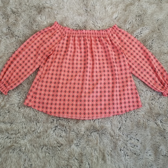 Banana Republic Tops - Banana Republic Off Shoulder Geometric Print Top